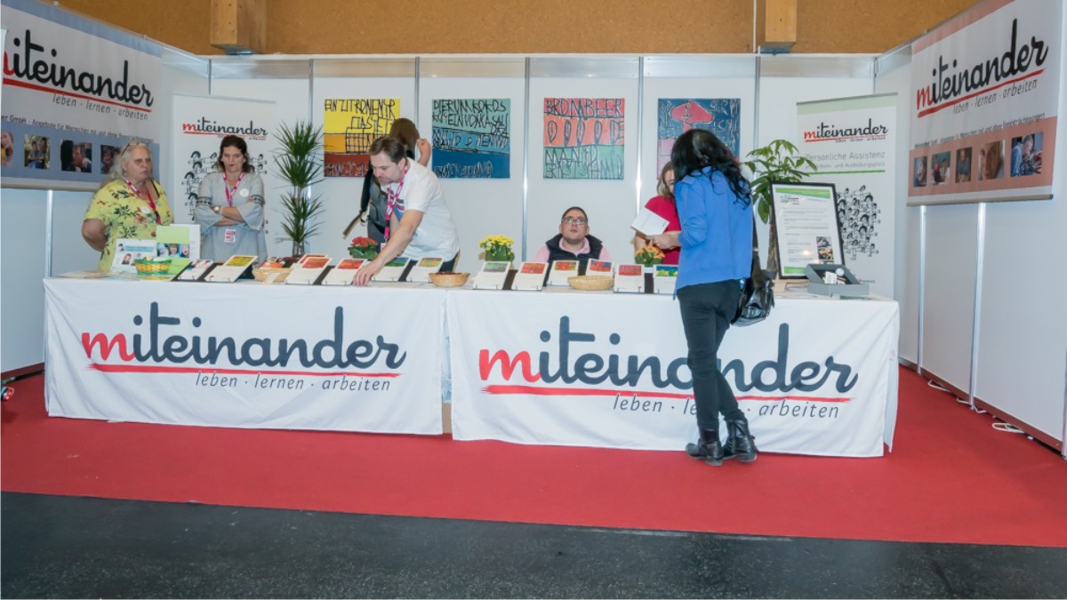 O Fotomagazin / INTEGRA 2018  /  Miteinander GmbH